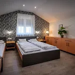 Harcsas Fenyves 2 펜션 Békésszentandrás